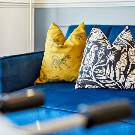 Long Term And Summer Special Offer! 5-Bedroom Spacious, Stunning Design, Sociable Areas & Cosy House Near South Downs Park, Sleeps 11 With Games Room, Private Parking And Garden- By Blue Puffin Stays Waterlooville Ngoại thất bức ảnh