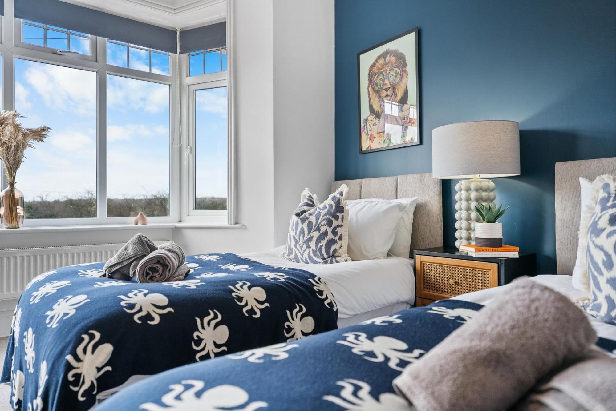 Long Term And Summer Special Offer! 5-Bedroom Spacious, Stunning Design, Sociable Areas & Cosy House Near South Downs Park, Sleeps 11 With Games Room, Private Parking And Garden- By Blue Puffin Stays Waterlooville Ngoại thất bức ảnh
