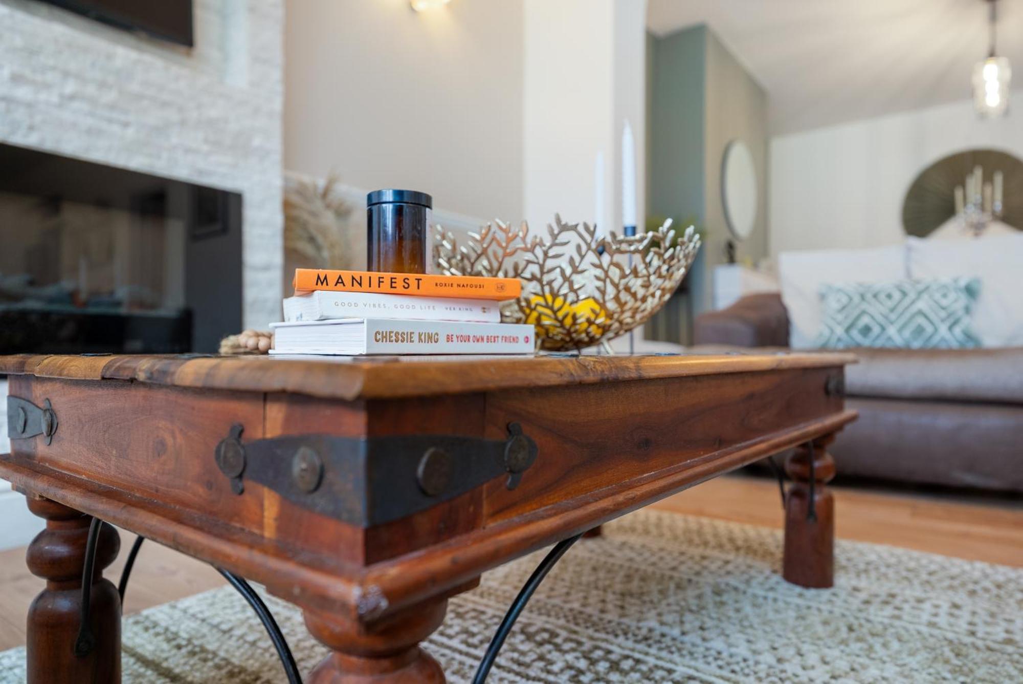Long Term And Summer Special Offer! 5-Bedroom Spacious, Stunning Design, Sociable Areas & Cosy House Near South Downs Park, Sleeps 11 With Games Room, Private Parking And Garden- By Blue Puffin Stays Waterlooville Ngoại thất bức ảnh
